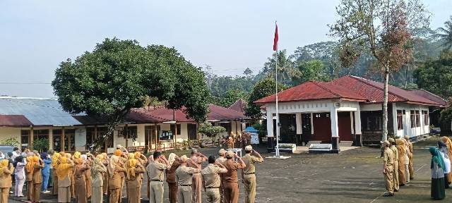 Apel Pagi Pegawai Kantor Kecamatan Leksono